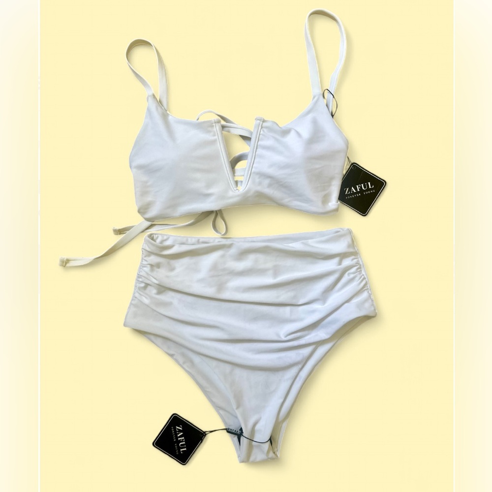 ❌ BOGO Zaful White Bralette Bikini with High-Waisted Ruching